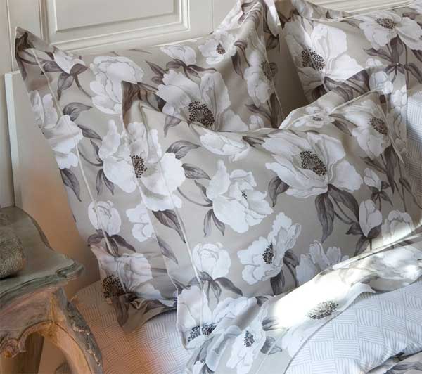 Manuel Canovas Diva