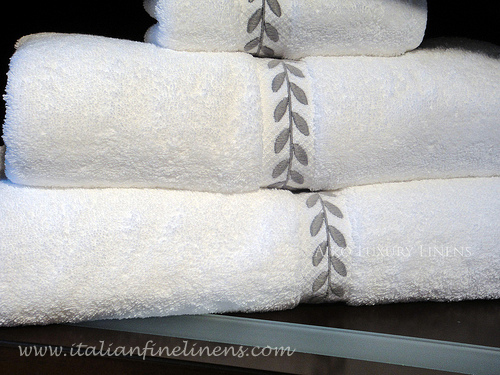 Yves Delorme Laurier Towels